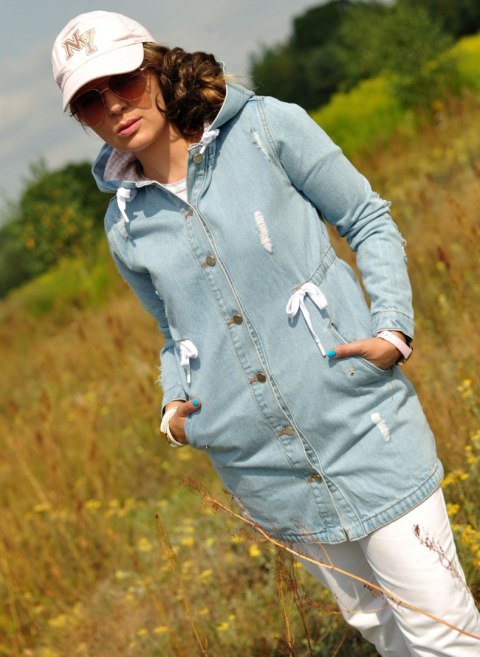 KURTKA DAMSKA PARKA JEANS z KAPTUREM dekatyzowana KURTKA DAMSKA PARKA JEANS z KAPTUREM dekatyzowana