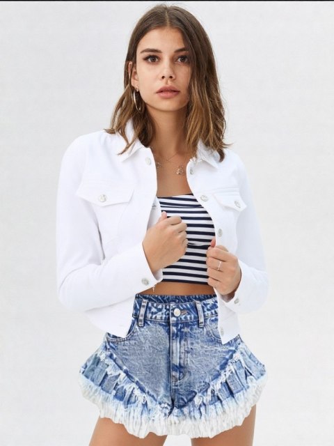 Kurtka damska jeans BIAŁA KATANA na guziki Miss Sisi z kieszeniami Kurtka damska jeans BIAŁA KATANA na guziki Miss Sisi z kieszeniami