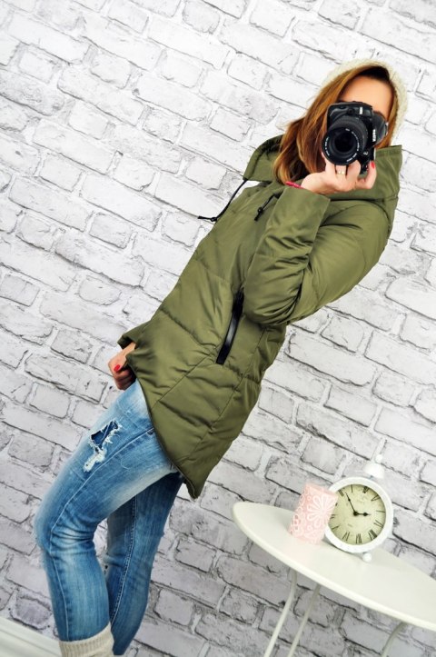 Kurtka damska wiosenna lekko pikowana K-06 z kapturem khaki 3XL Kurtka damska wiosenna lekko pikowana K-06 z kapturem khaki 3XL