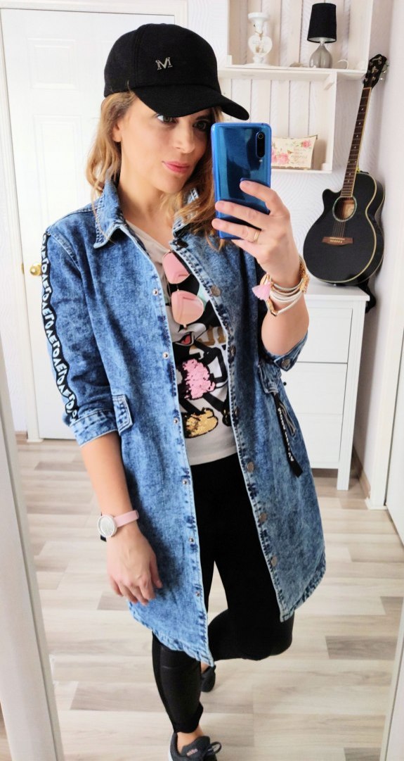 KURTKA JEANS PARKA DEKATYZOWANA z napisami KURTKA JEANS PARKA DEKATYZOWANA z napisami
