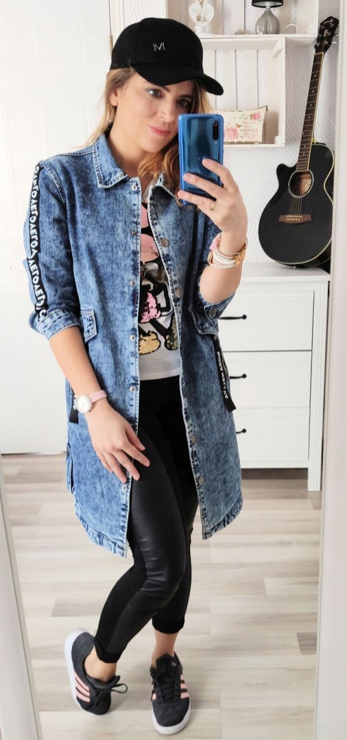 KURTKA JEANS PARKA DEKATYZOWANA z napisami KURTKA JEANS PARKA DEKATYZOWANA z napisami