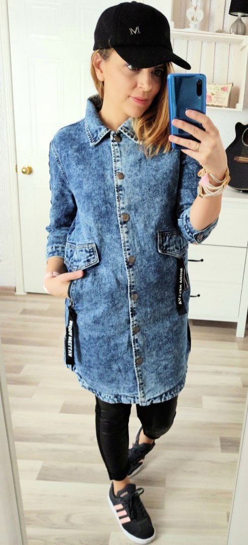 KURTKA JEANS PARKA DEKATYZOWANA z napisami KURTKA JEANS PARKA DEKATYZOWANA z napisami