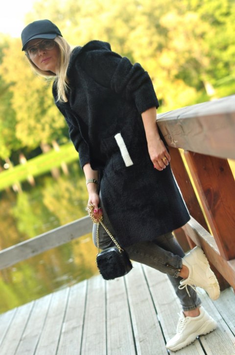 PŁASZCZ Z ALPAKI Z KAPTUREM sportowy BLACK onesize PŁASZCZ Z ALPAKI Z KAPTUREM sportowy BLACK onesize