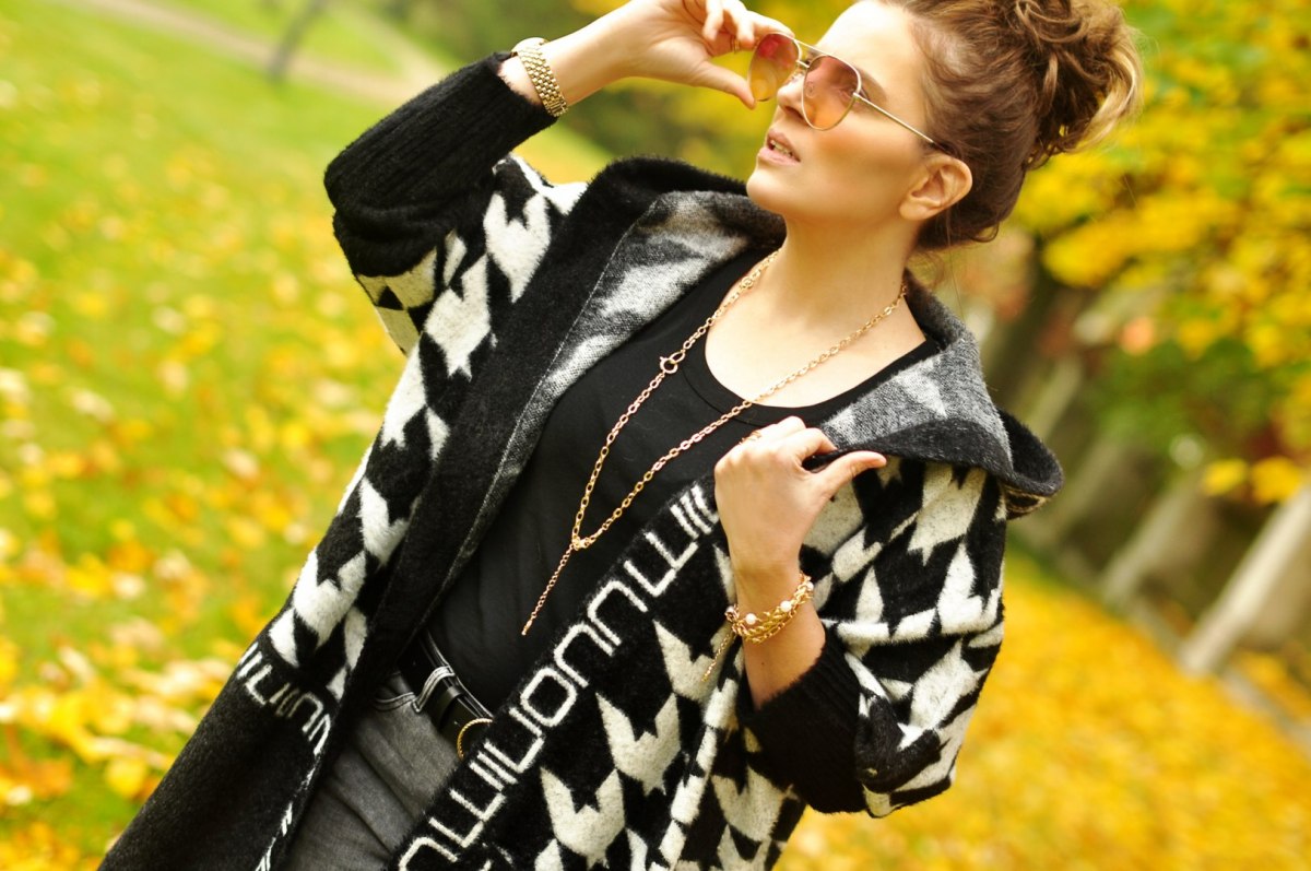 CARDIGAN Z ALPAKI narzutka WZÓR ORIENT kol butelka CARDIGAN Z ALPAKI narzutka WZÓR ORIENT kol butelka